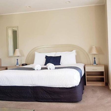 Brougham Heights Motel New Plymouth Extérieur photo