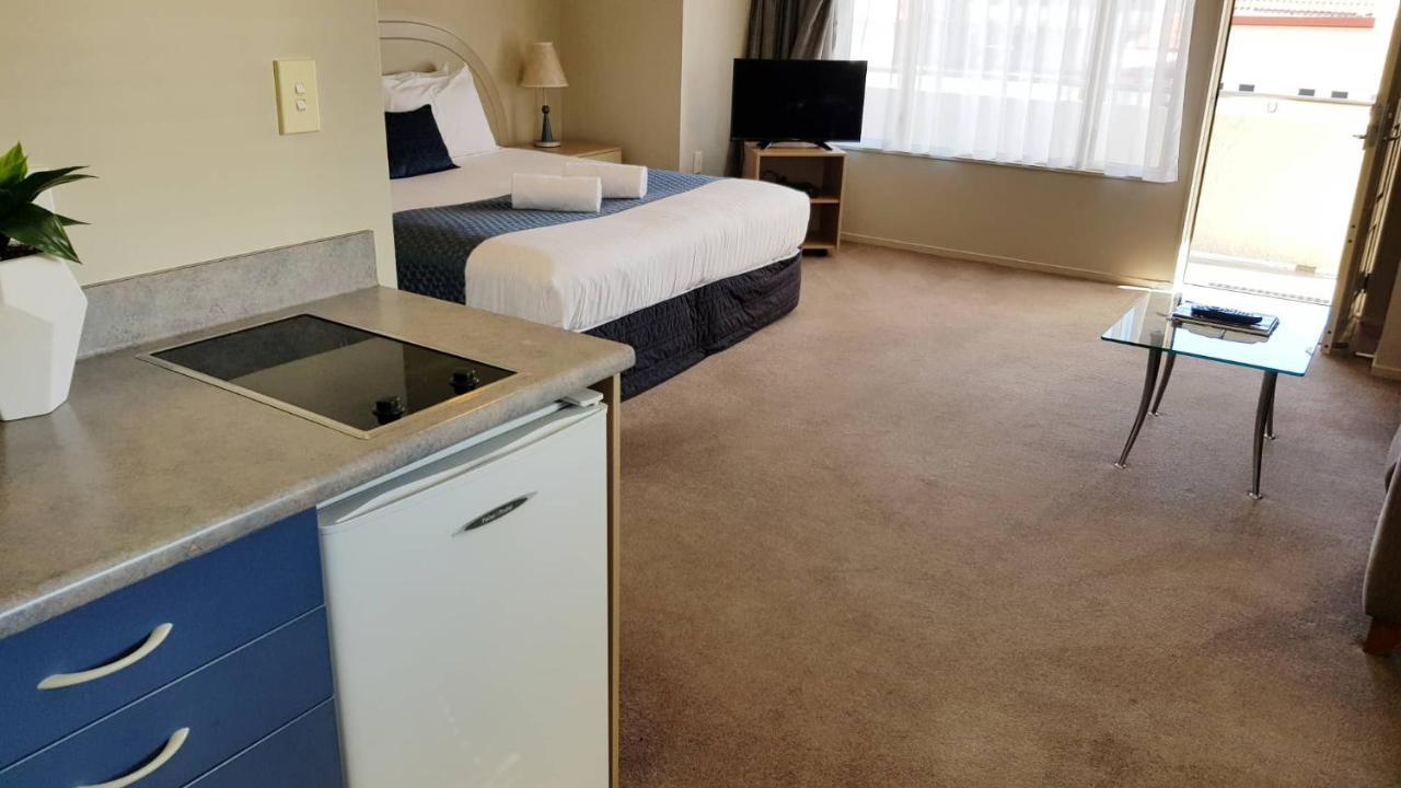 Brougham Heights Motel New Plymouth Extérieur photo
